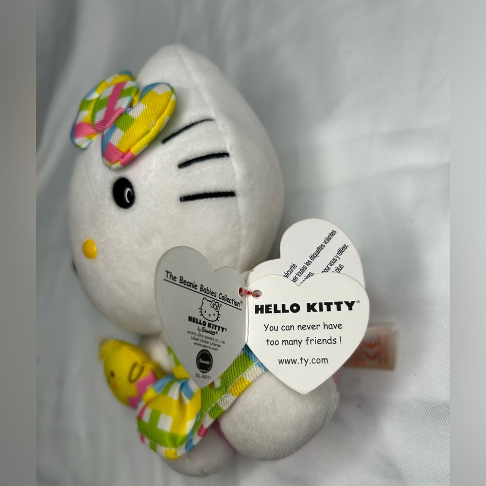 Hello kitty Plush - Picture 3 of 4